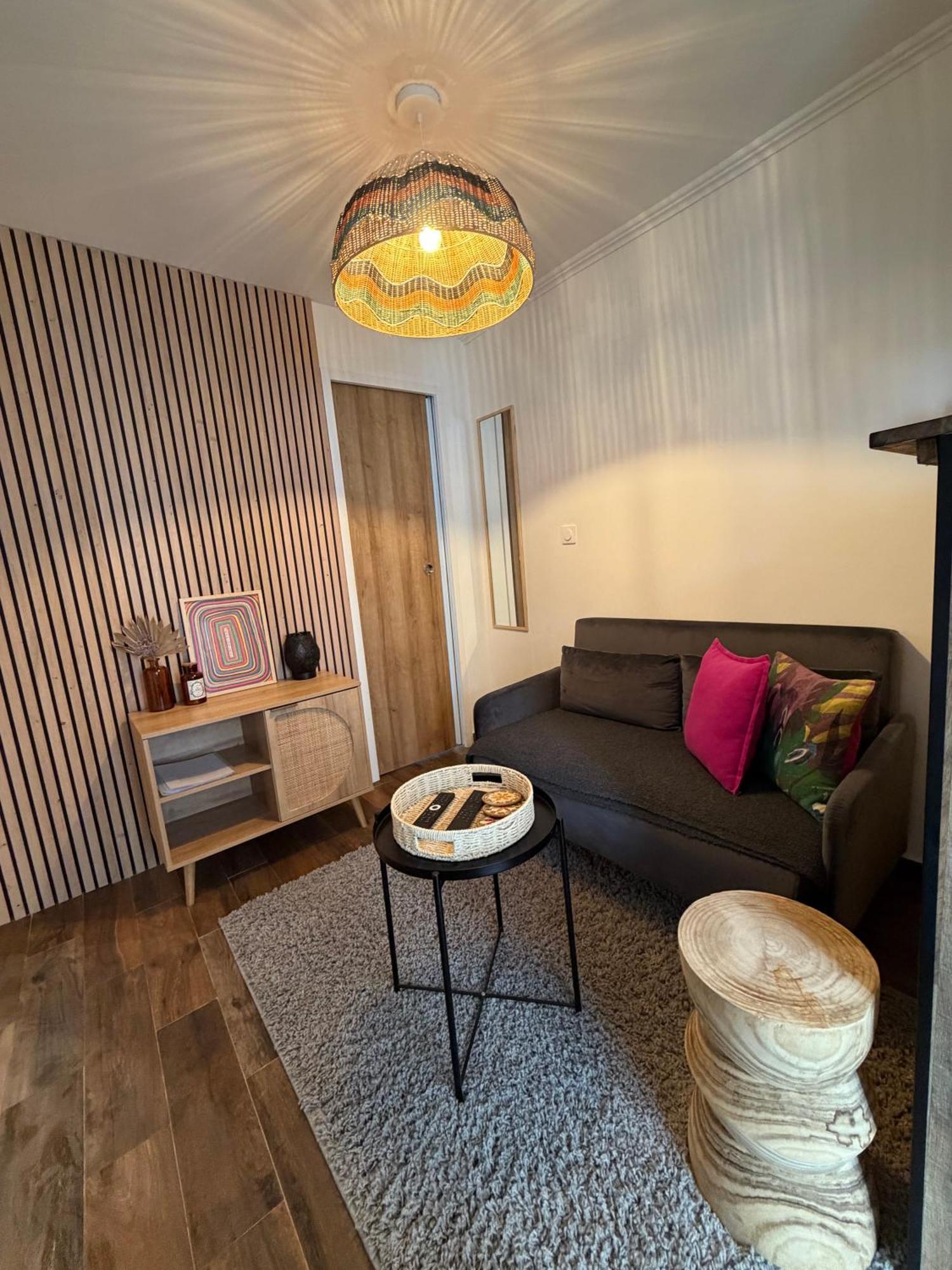 Apartment 20 Sqm With Bedroom Near Montmartre *