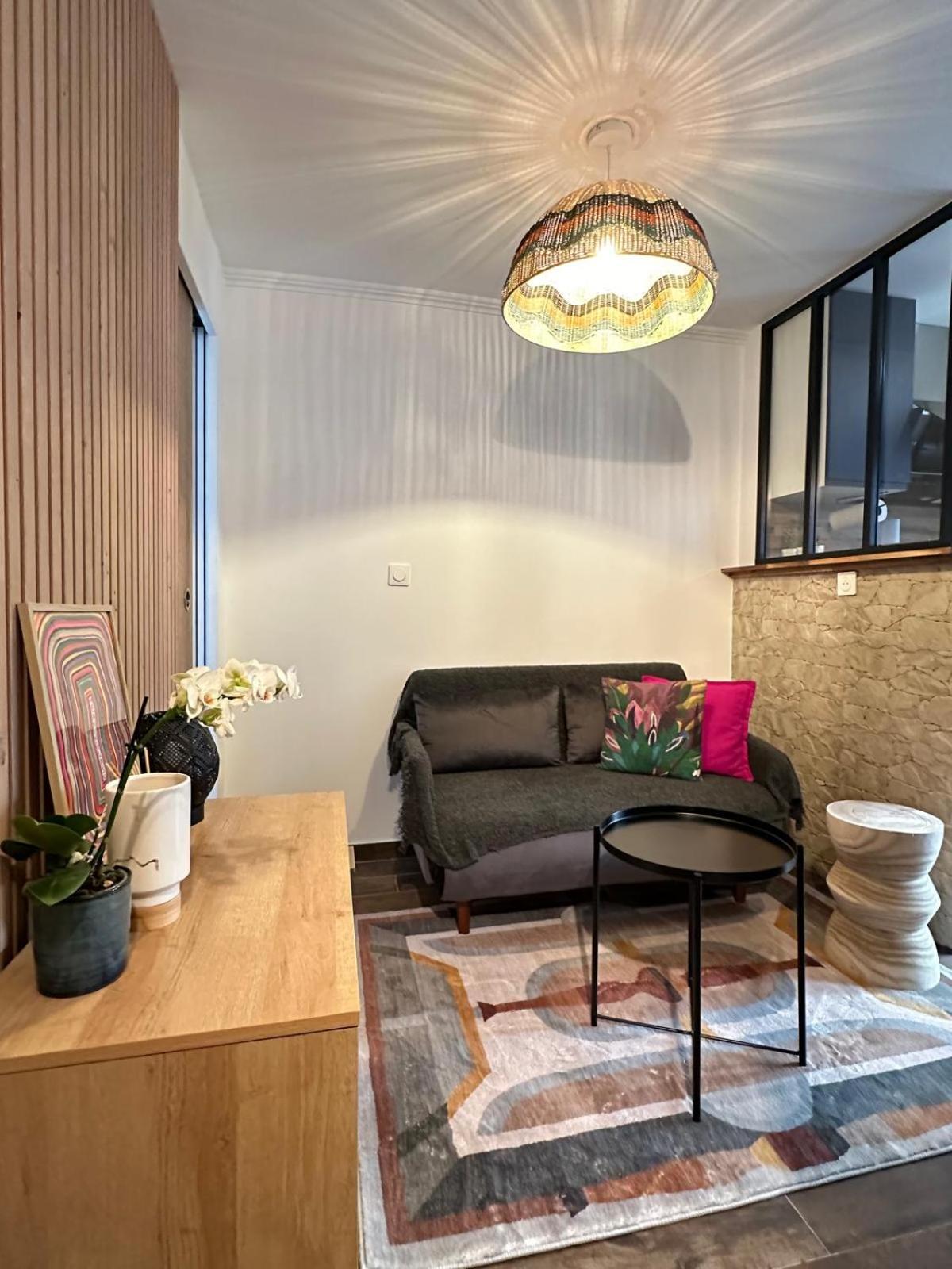 20 Sqm With Bedroom Near Montmartre Apartment *