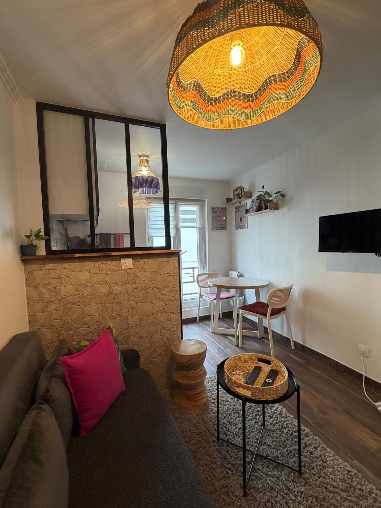 Apartment 20 Sqm With Bedroom Near Montmartre Paris