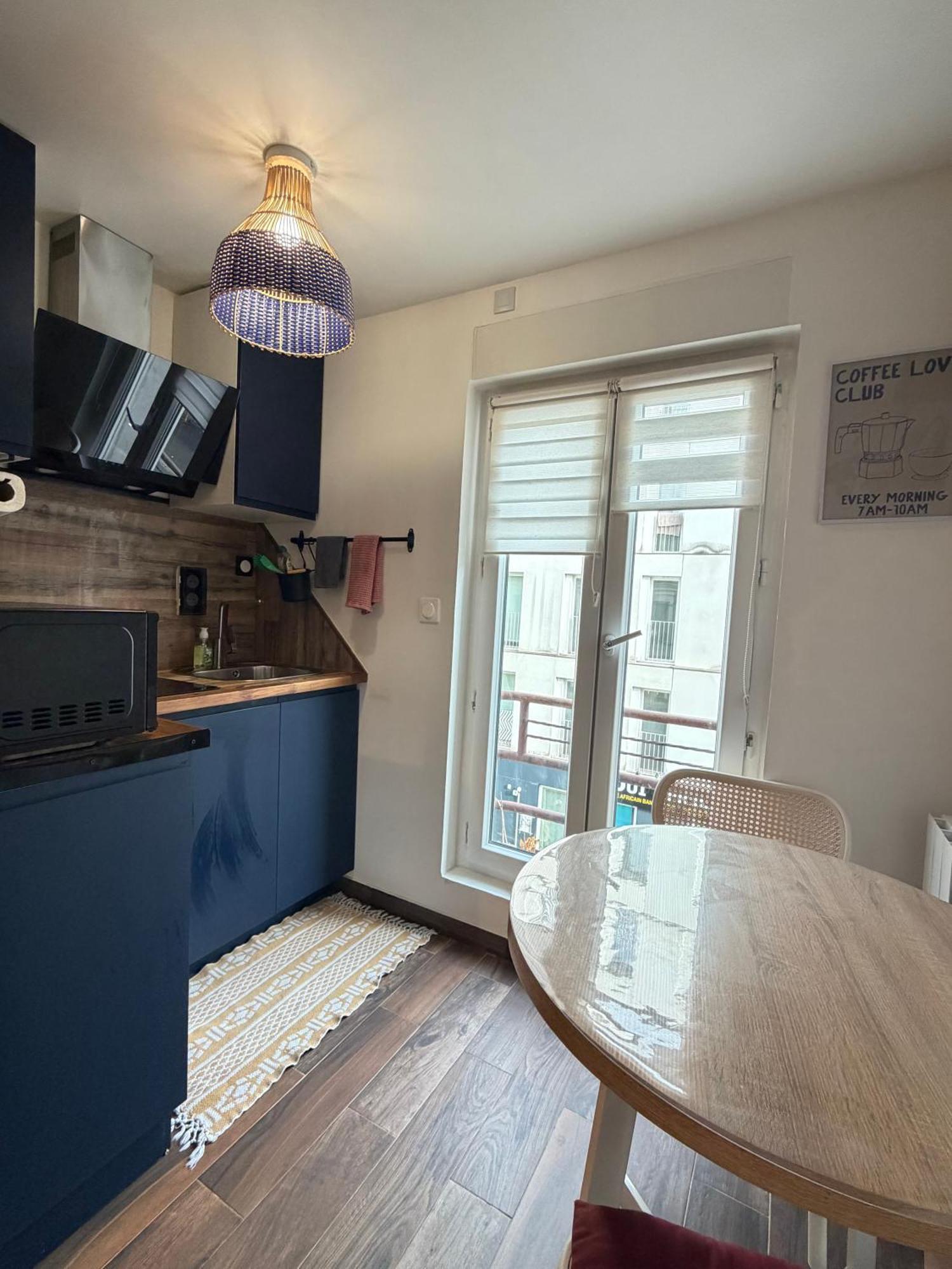 20 Sqm With Bedroom Near Montmartre